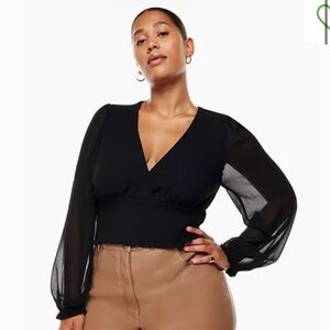 Aritzia Wilfred Wistful Long Sleeve Satin Blouse 🖤